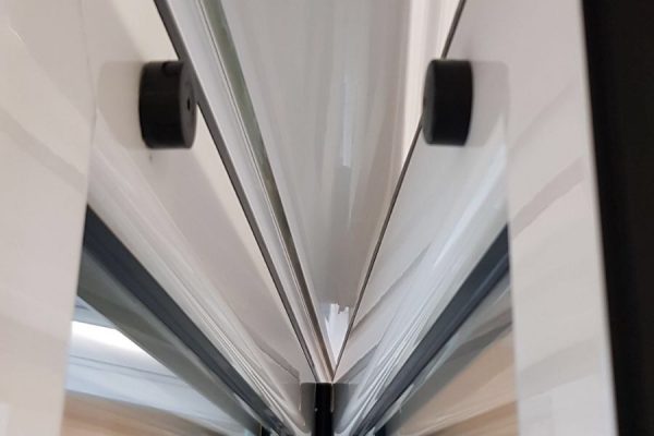 white aluminium bifold door connecting magnets