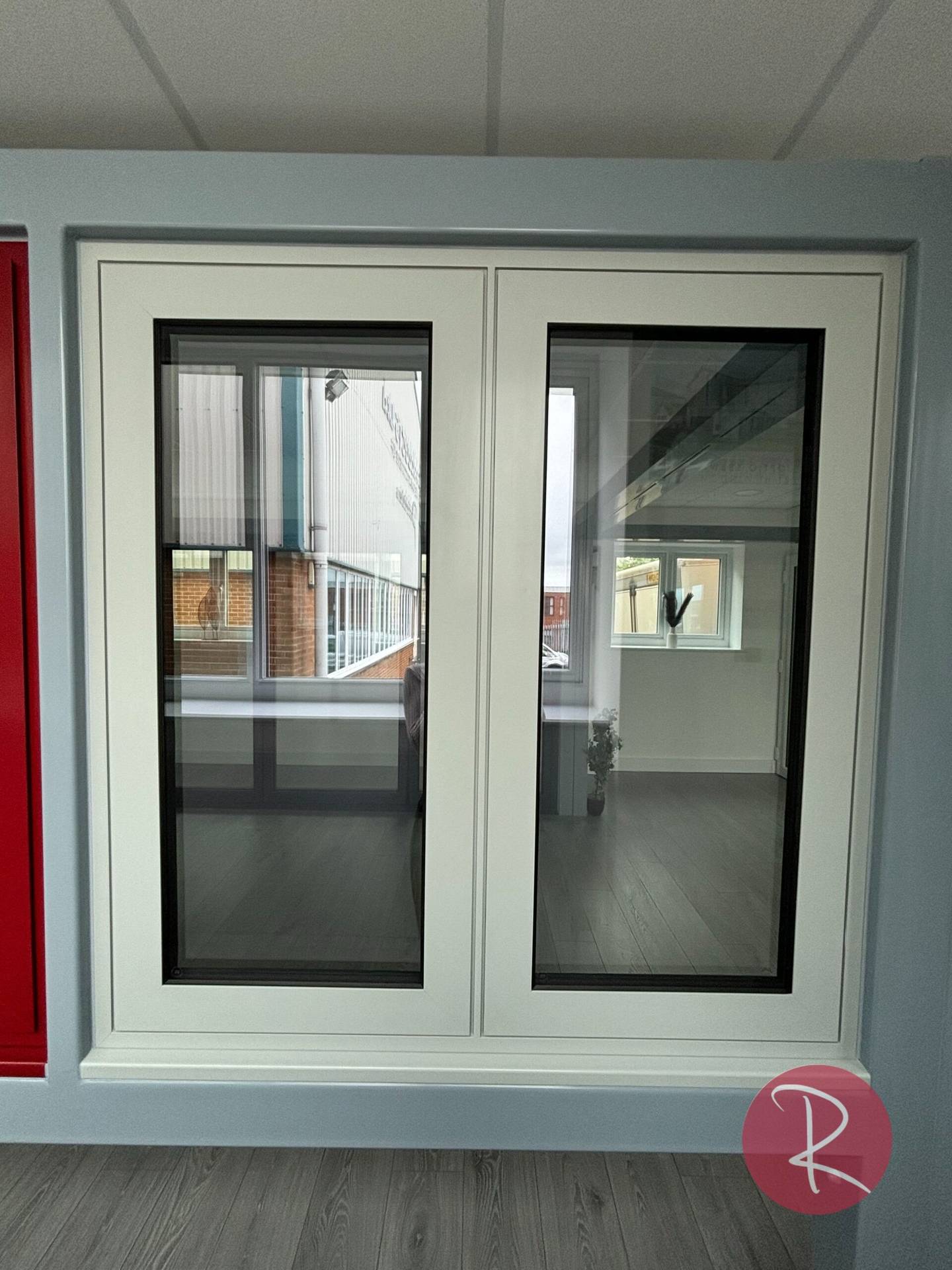 Aluminium flush windows