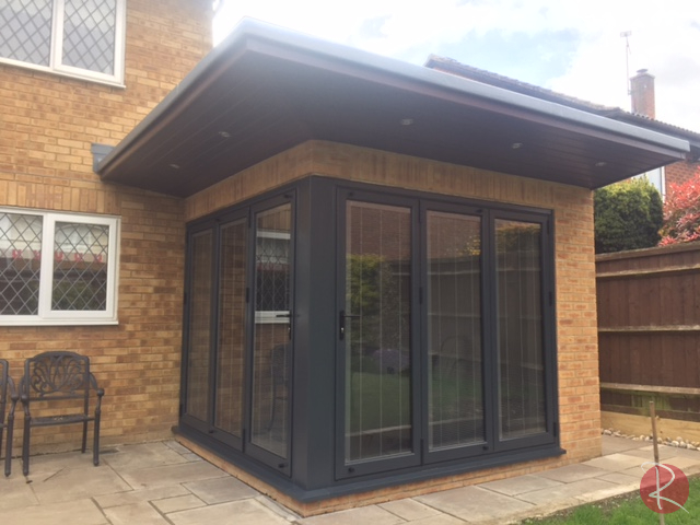 Aluminium bifold door